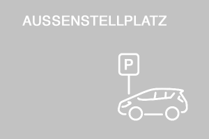 Grafische Darstellung eines Außenstellplatzes mit stilisiertem Auto und Parkplatzschild, dazu oben links die Aufschrift 'AUSSENSTELLPLATZ'